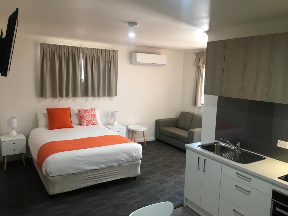 Sturt Motel Броукън Хил Екстериор снимка