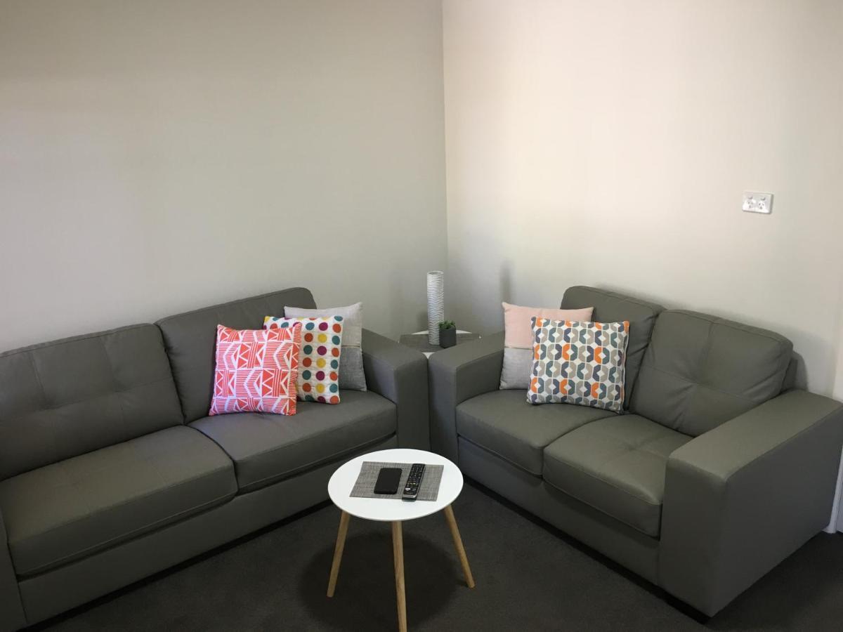 Sturt Motel Броукън Хил Екстериор снимка