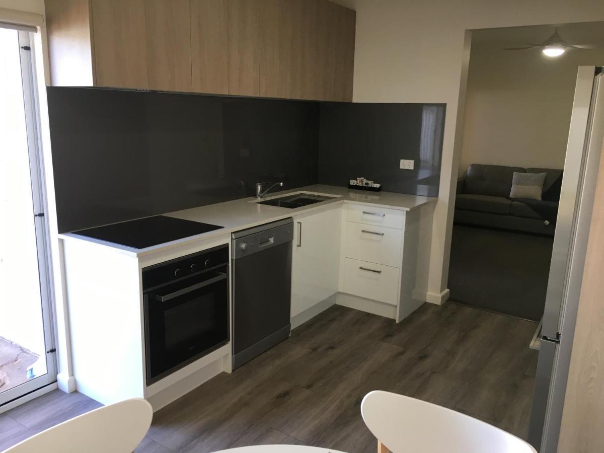 Sturt Motel Броукън Хил Екстериор снимка