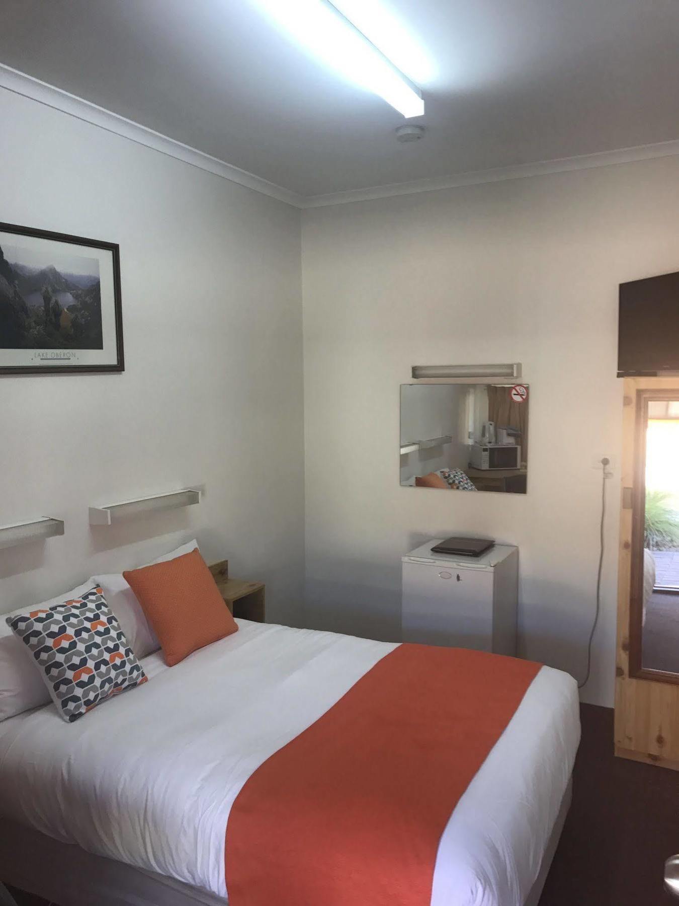 Sturt Motel Броукън Хил Екстериор снимка