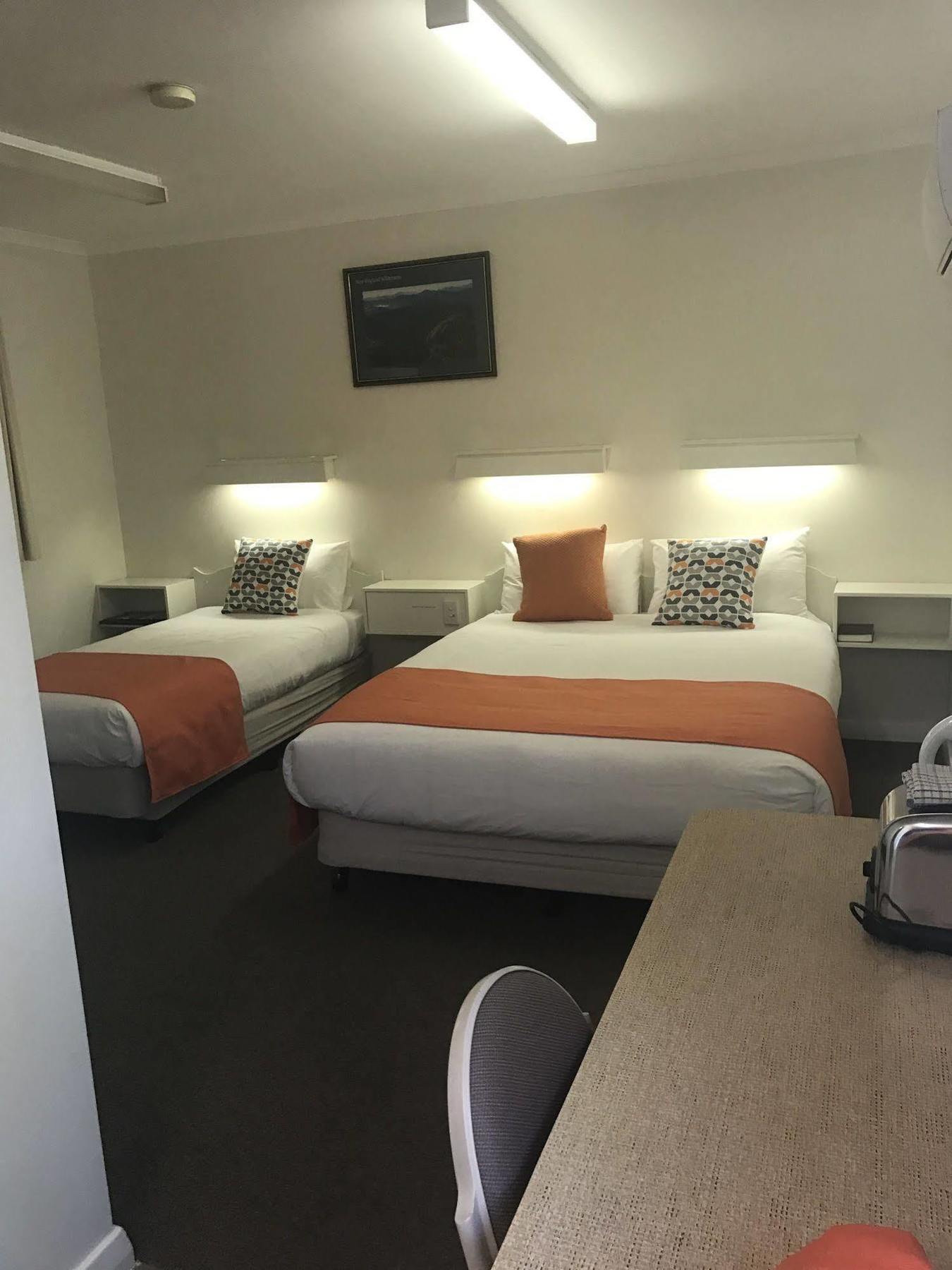Sturt Motel Броукън Хил Екстериор снимка