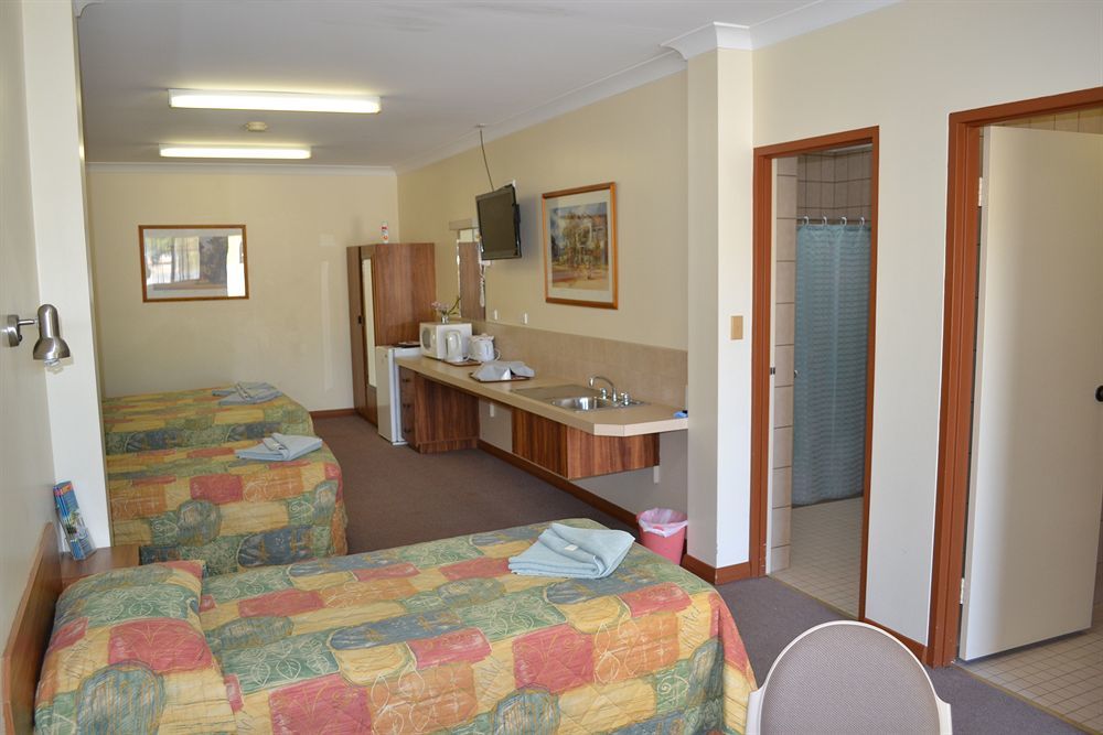 Sturt Motel Броукън Хил Екстериор снимка