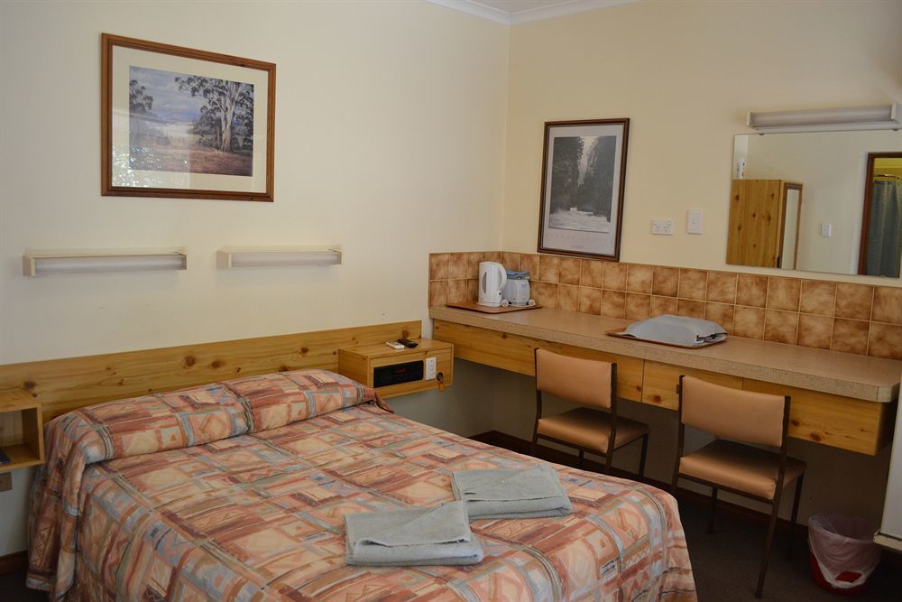 Sturt Motel Броукън Хил Екстериор снимка