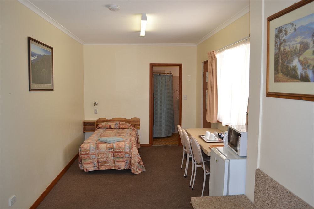 Sturt Motel Броукън Хил Екстериор снимка