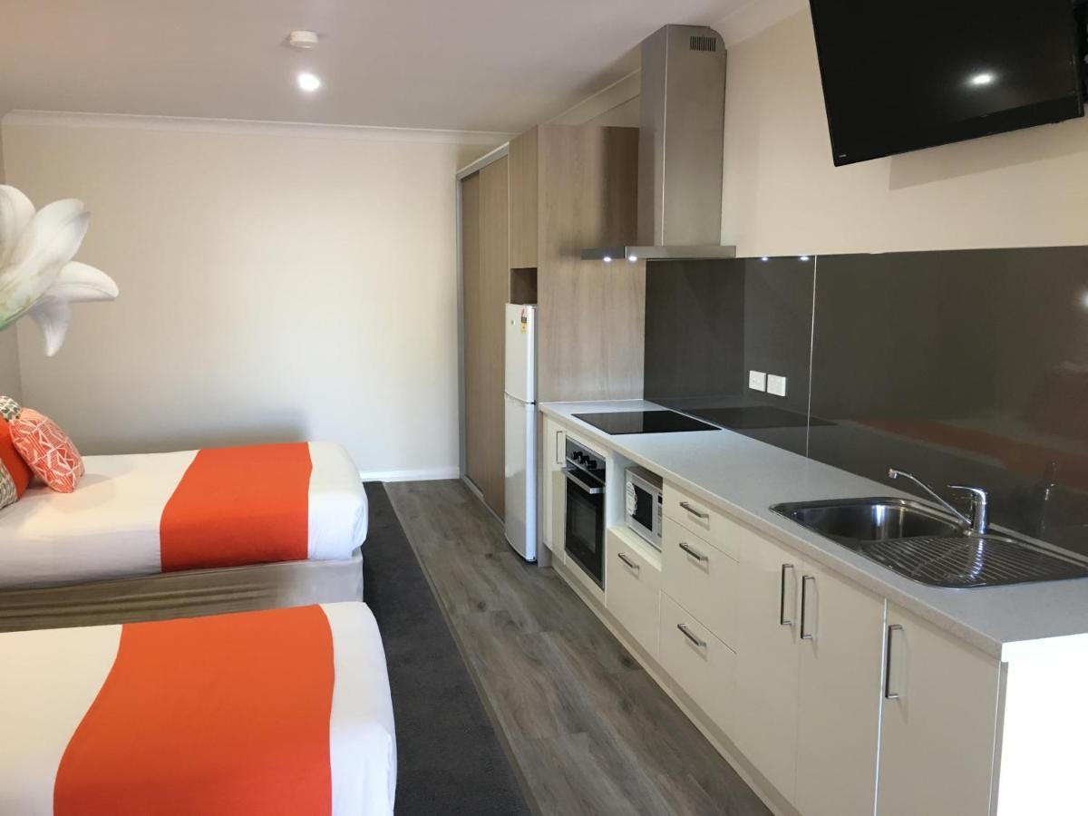Sturt Motel Броукън Хил Екстериор снимка
